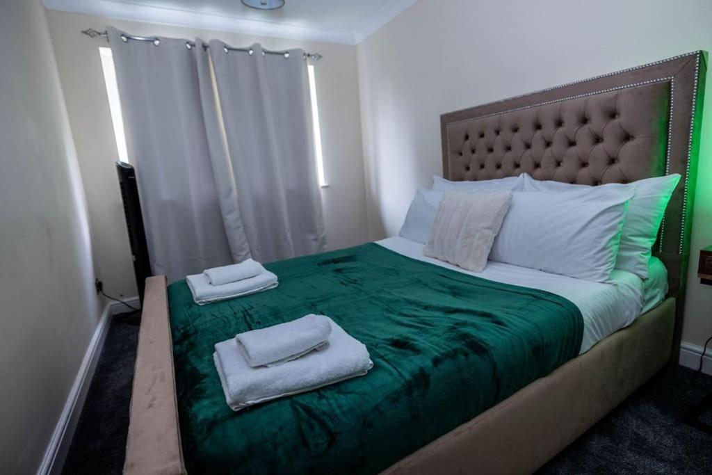 3 Bedrooms House-Sofabed-Parking-Bbqstove-Garden Londra Esterno foto