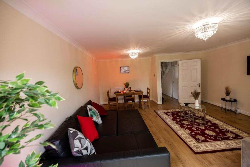 3 Bedrooms House-Sofabed-Parking-Bbqstove-Garden Londra Esterno foto