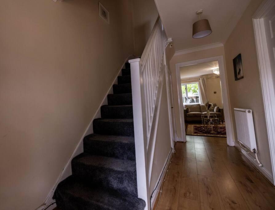 3 Bedrooms House-Sofabed-Parking-Bbqstove-Garden Londra Esterno foto
