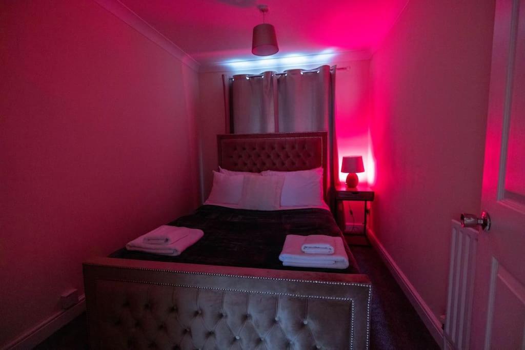 3 Bedrooms House-Sofabed-Parking-Bbqstove-Garden Londra Esterno foto