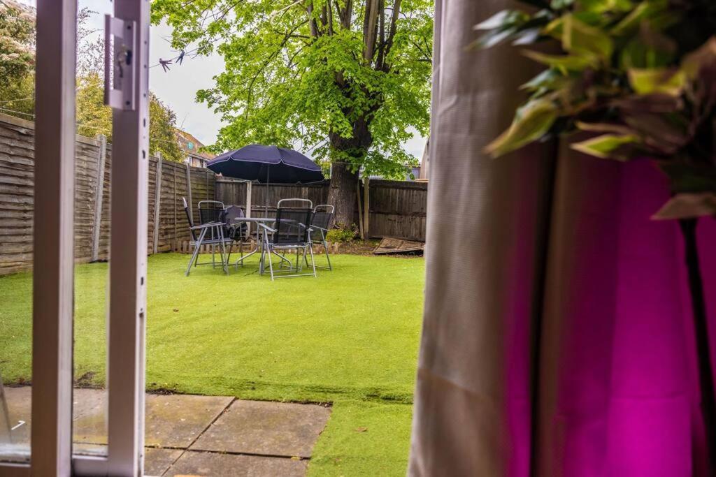 3 Bedrooms House-Sofabed-Parking-Bbqstove-Garden Londra Esterno foto