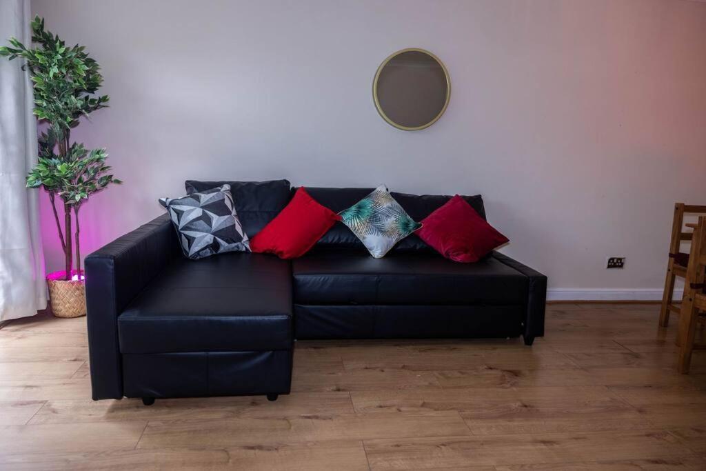 3 Bedrooms House-Sofabed-Parking-Bbqstove-Garden Londra Esterno foto