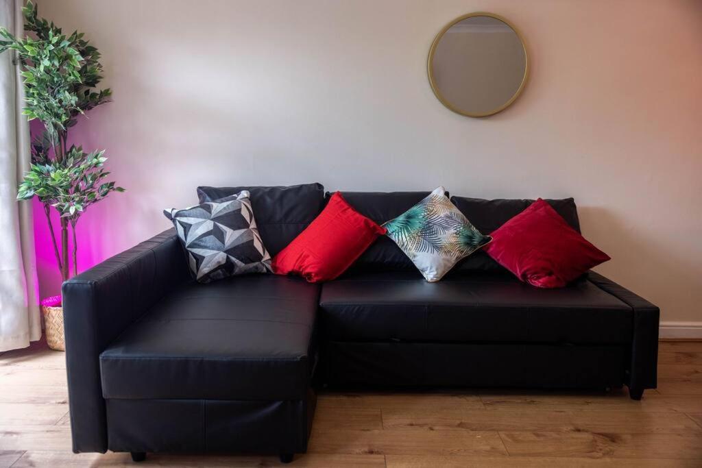 3 Bedrooms House-Sofabed-Parking-Bbqstove-Garden Londra Esterno foto